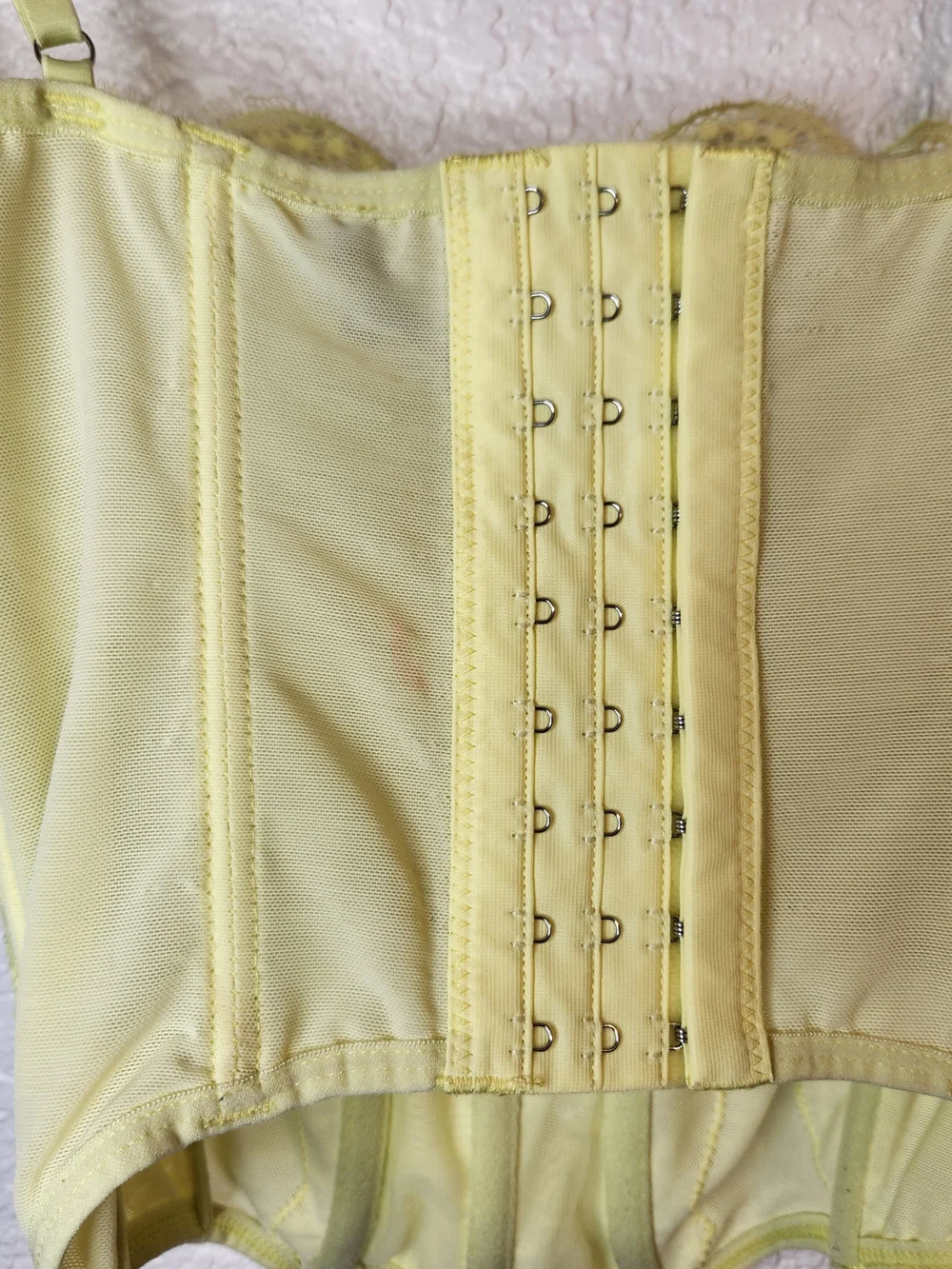 Out From Under Mordern Love Corset Lace Bustier Camisole in Pale Yellowsize M